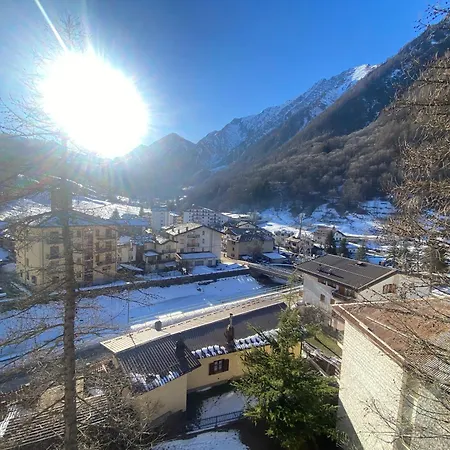 Lägenhet Delizioso Appartmento Tra Le Alpi