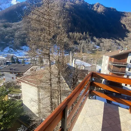 Lägenhet Delizioso Appartmento Tra Le Alpi Prali